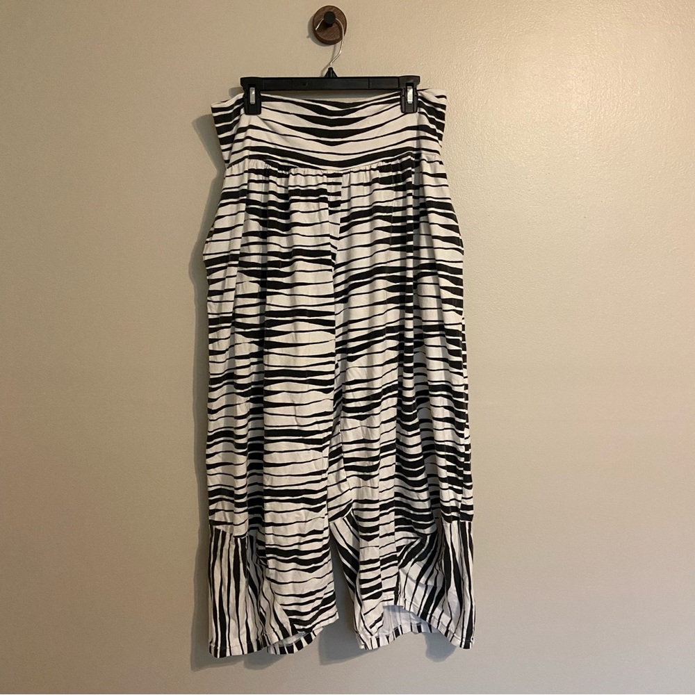 Kaliyana Black and White Striped Pants